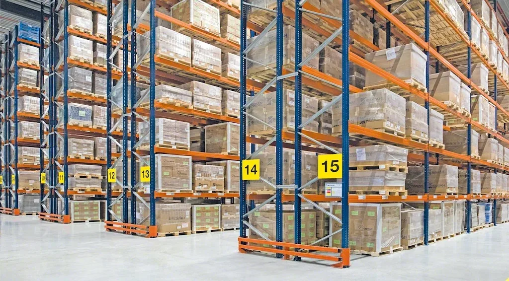 Selective pallet racking system in a Utah warehouse facility